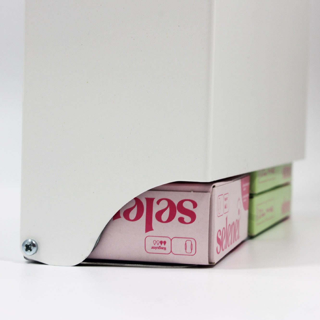 Freeserve V1 Selenei Free Product Dispenser opening